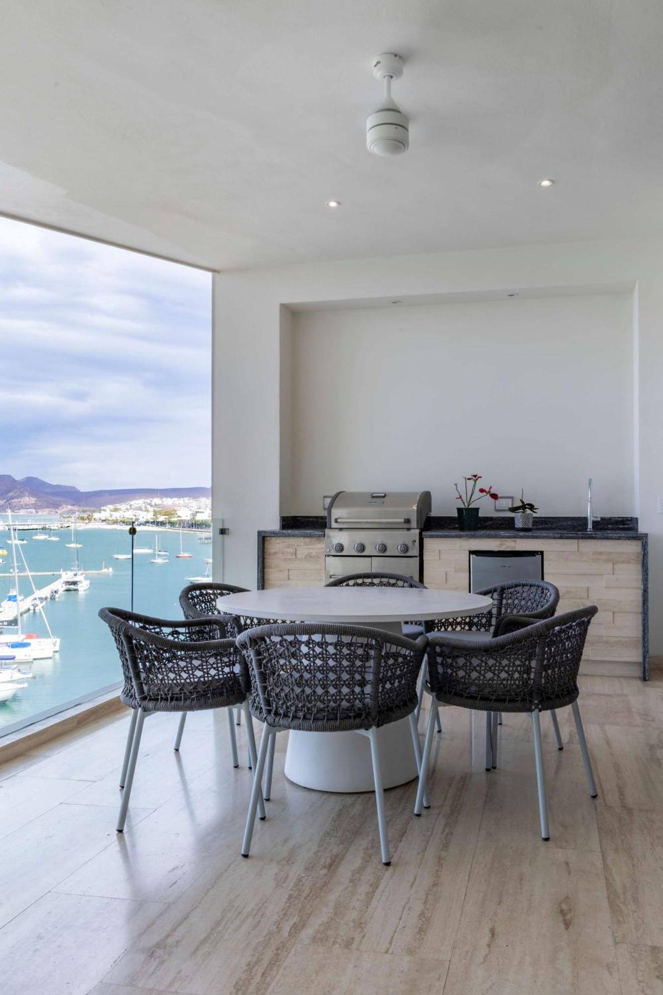 Live Aqua Private Residences La Paz Exterior photo
